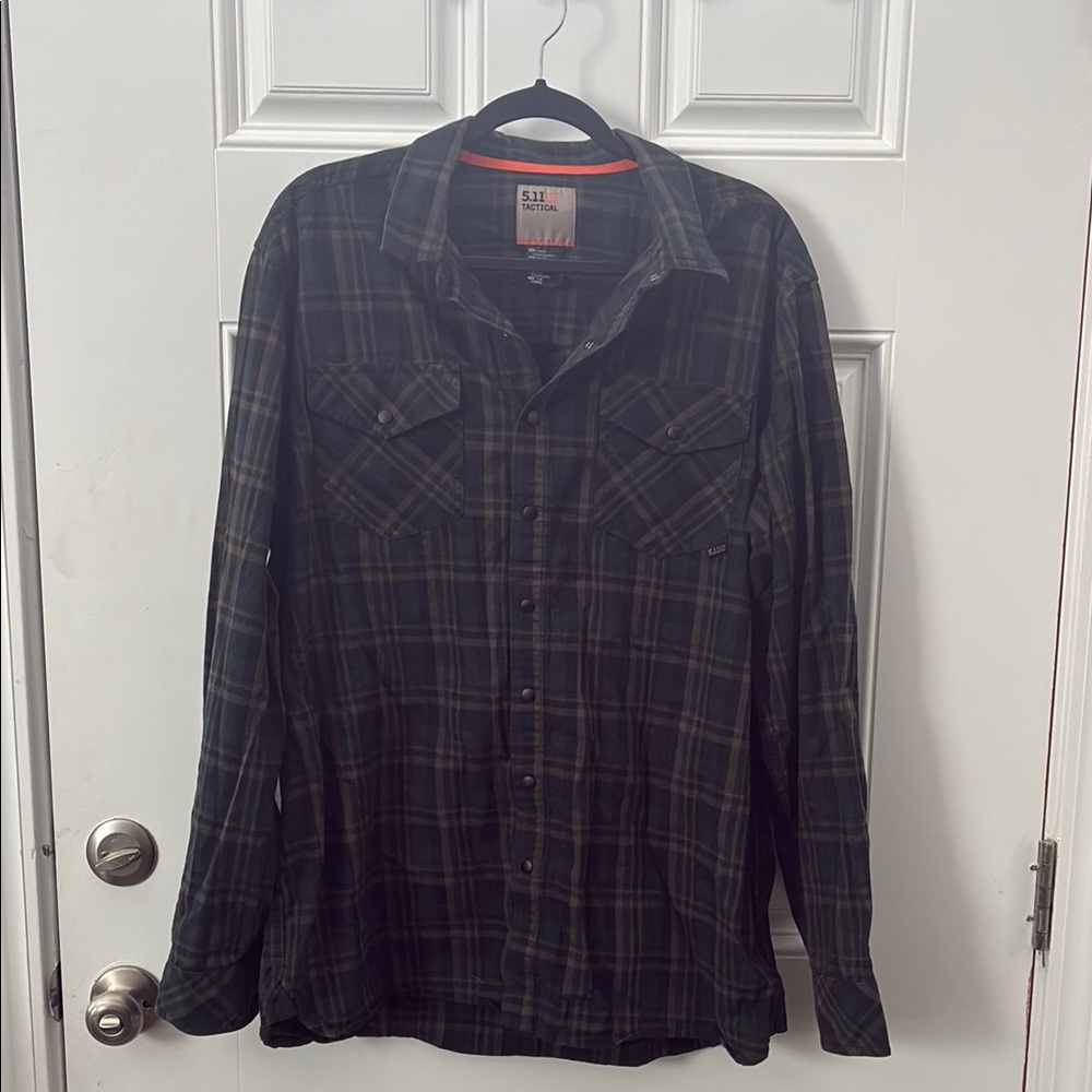 5.11 Tactical Men's Dark Green and Black Plaid Snap Button-Down Shirt size Large